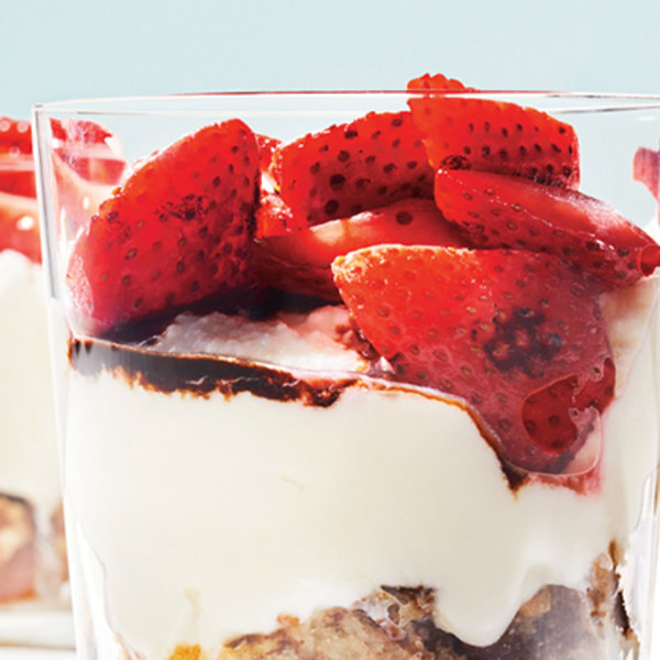 STRAWBERRY BALSAMIC CUPS