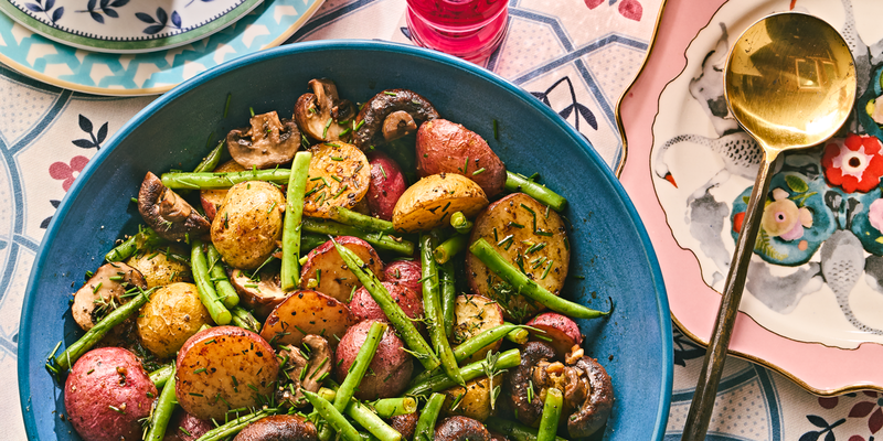 GARLIC-THYME ROASTED POTATOES WITH MUSHROOMS AND GREEN BEANS