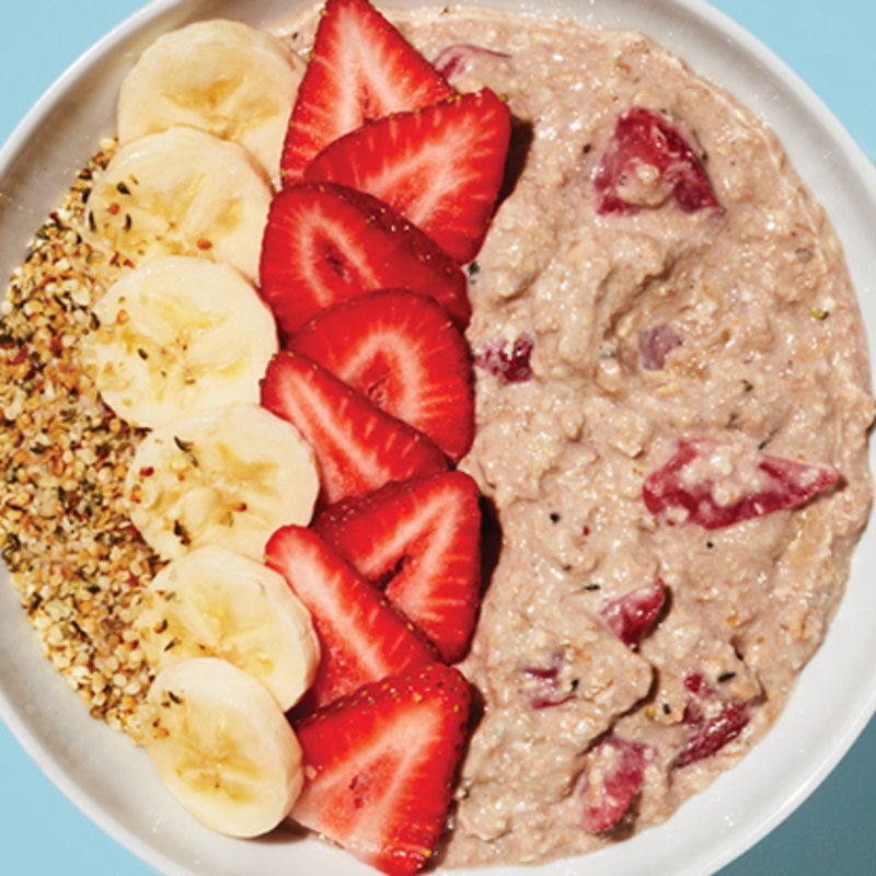 OVERNIGHT STRAWBERRY BANANA QUINOA AND OAT BOWL