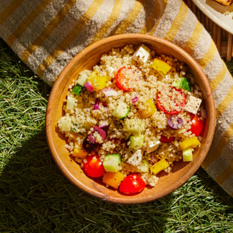 QUINOA GREEK SALAD