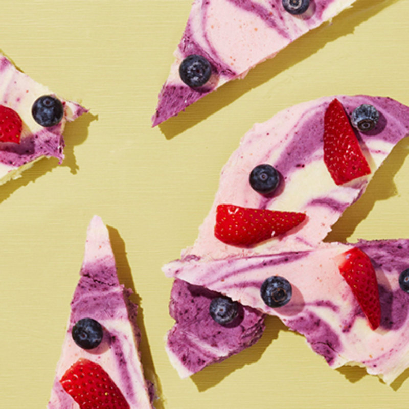 UNICORN FROZEN YOGURT BARK
